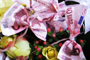 Read more about the article Wie verpacke ich Geld zur Hochzeit? Kreative Verpackungsideen